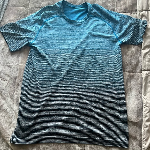Lululemon Metal Tech Shirt - Picture 1 of 3